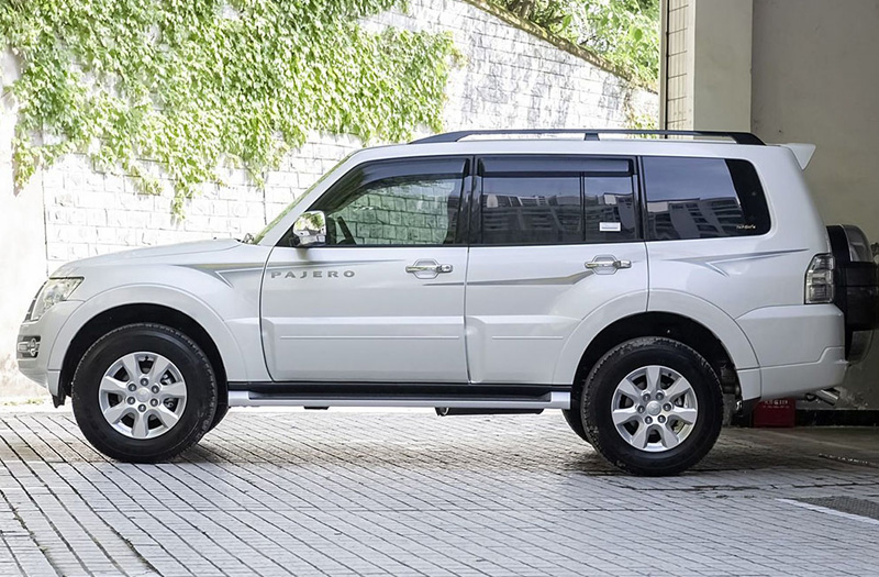 04-Mitsubishi Pajero-Detail-02